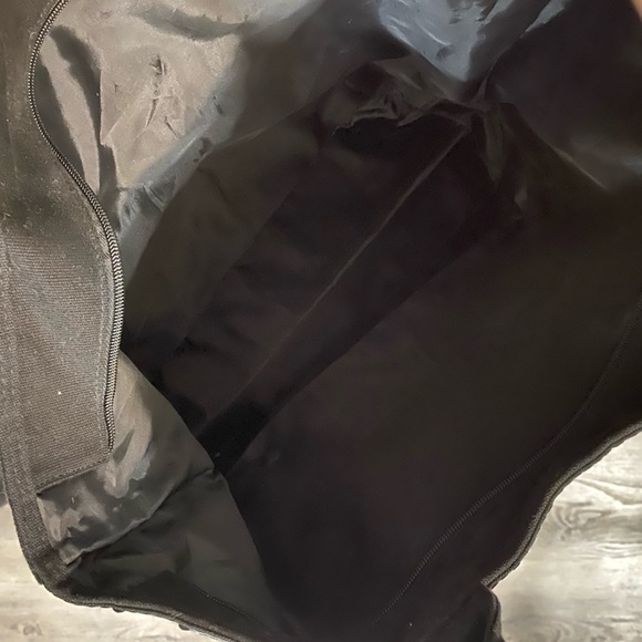 Victoria’s Secret Large Weekender Duffle Bag - Picture 3 of 3